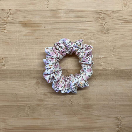 MLV White Lila Flowers Scrunchie (Small)